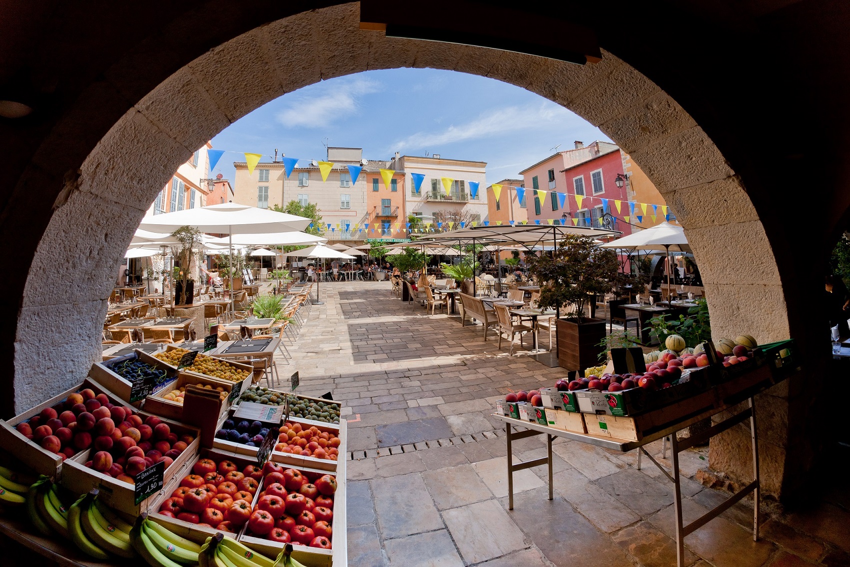 Valbonne Place des Arcades