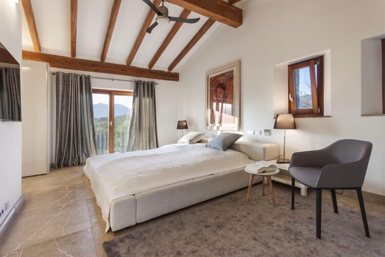 Villa Llenaire bedroom 4