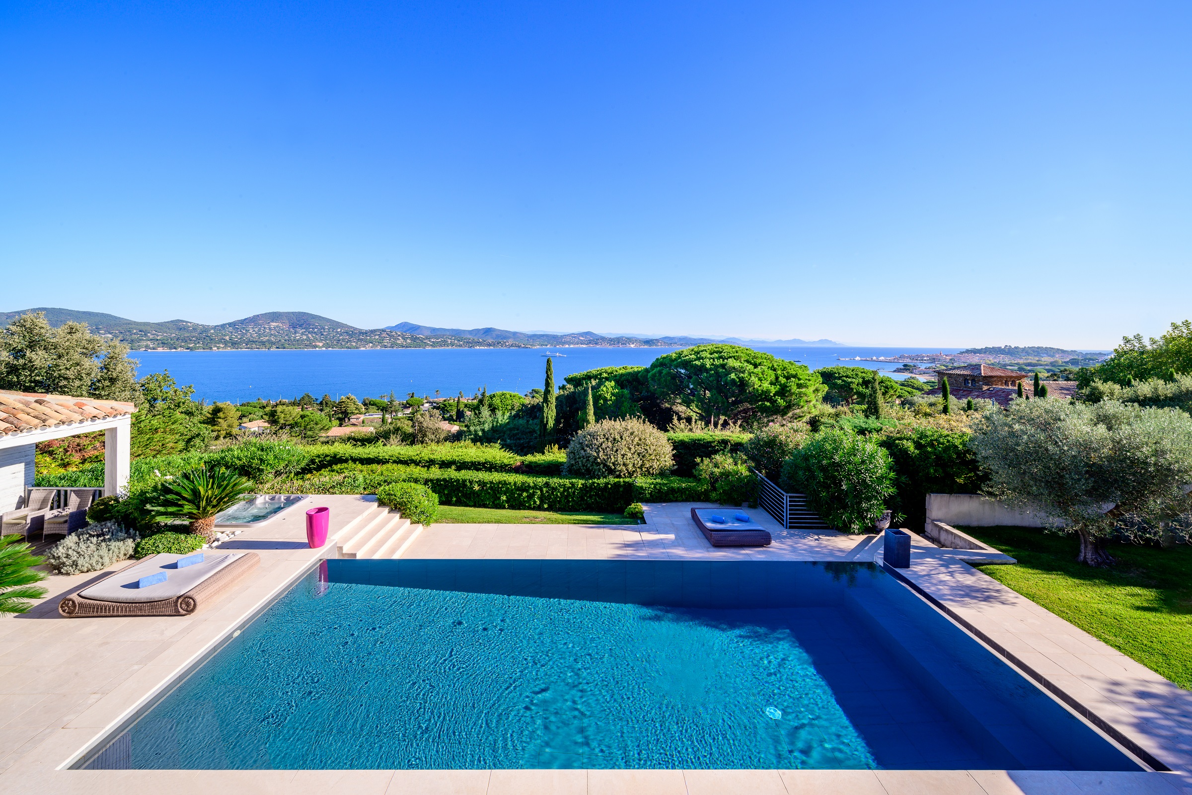 Reve de Lumiere view